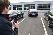  In Zukunft muss sich der Fahrer beim Einparken nicht einmal mehr im Fahrzeug befinden Foto: Continental/dpp-AutoReporter